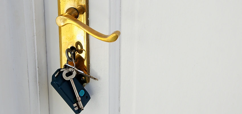 Broken Door Key Extraction in El Segundo, CA